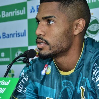 O centroavante Gabriel Novaes chega ao Juventude para a disputa da Série B do Campeonato Brasileiro, vindo de empréstimo do São Paulo<!-- NICAID(14567233) -->