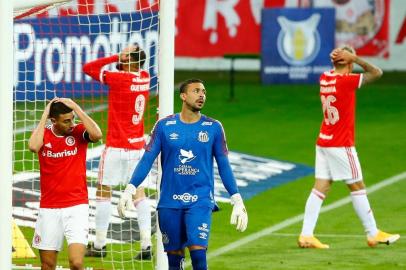  ***FOTO EM BAIXA***PORTO ALEGRE, RS, BRASIL - 13/08/2020 - Inter e Santos, em partida válida pelo Brasileirão 2020, no estádio Beira-Rio<!-- NICAID(14567398) -->