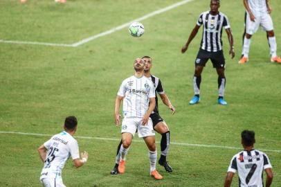 Lance da partida entre Ceará e Grêmio, partida válida pela segunda rodada do Campeonato Brasileiro, na noite desta quarta-feira (12) na Arena Castelão<!-- NICAID(14567624) -->