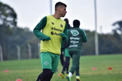 Juventude realiza último treino antes de enfrentar o Esportivo. Na foto, volante Marciel<!-- NICAID(14555348) -->