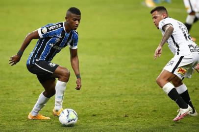  PORTO ALEGRE, RS, BRASIL, 15/08/2020- Grêmio x Corinthians: Jogo ocorreu na noite de sábado, na Arena, válido pela 3° roda do Campeonato Brasileiro 2020. Foto: Isadora Neumann / Agencia RBS<!-- NICAID(14569075) -->