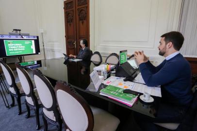 Primeira videocoletiva regional sobre a Reforma Tributária RS ocorre com a Serra nesta terça-feiraAo manter o compromisso de clareza e transparência para ampliar e qualificar o debate público a respeito da Reforma Tributária RS, o governo do Estado inicia nesta terça-feira (18/8) uma série de videocoletivas regionais. Às 9h, o governador Eduardo Leite e o subsecretário da Receita Estadual, Ricardo Neves Pereira, conversam com jornalistas da Serra Gaúcha durante uma hora sobre o conjunto de medidas com qual o governo pretende modernizar o sistema fiscal do Estado.<!-- NICAID(14570711) -->