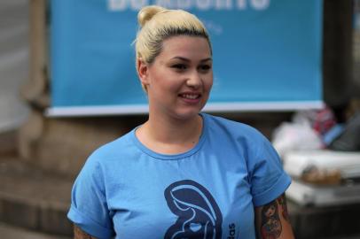  Brazilian anti-abortion activist Sara Winter, who supports Brazilian right-wing presidential candidate Jair Bolsonaro, campaigns in Rio de Janeiro, Brazil on September 21, 2018. - On September 29 there will be nation-wide women demonstrations for and against Bolsonaro, who leads the polls for October 7 election. (Photo by CARL DE SOUZA / AFP)Editoria: POLLocal: Rio de JaneiroIndexador: CARL DE SOUZASecao: electionFonte: AFPFotógrafo: STF<!-- NICAID(14570818) -->