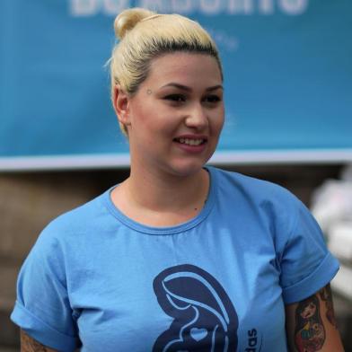  Brazilian anti-abortion activist Sara Winter, who supports Brazilian right-wing presidential candidate Jair Bolsonaro, campaigns in Rio de Janeiro, Brazil on September 21, 2018. - On September 29 there will be nation-wide women demonstrations for and against Bolsonaro, who leads the polls for October 7 election. (Photo by CARL DE SOUZA / AFP)Editoria: POLLocal: Rio de JaneiroIndexador: CARL DE SOUZASecao: electionFonte: AFPFotógrafo: STF<!-- NICAID(14570818) -->