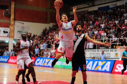  CAXIAS DO SUL, RS, BRASIL, 10/01/2018. Caxias do Sul Basquete x Vasco, jogo válido pelo NBB10 e realizado no ginásio do Vascão, em Caxias do Sul. (Porthus Junior/Agência RBS)<!-- NICAID(13360754) -->