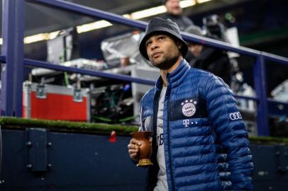  Gnabry antes de jogo contra o Lyon, pelas semifinais da Liga dos Campeões<!-- NICAID(14571837) -->