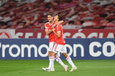  Internacional x Atlético-GO, disputado pelo Campeonato Brasileiro no Estádio Beira-Rio, em Porto Alegre. Volante Musto (D) comemora após marcar o gol que abriu o placar<!-- NICAID(14572180) -->