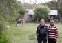 Como vive o casal que há 40 anos mora em área rural no extremo sul de Porto Alegre