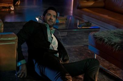 LUCIFER (L to R) TOM ELLIS as LUCIFER MORNINGSTAR in episode 102 of LUCIFER Cr. JOHN P. FLEENOR/NETFLIX © 2020<!-- NICAID(14572467) -->