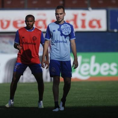  CAXIAS DO SUL, RS, BRASIL (12/03/2020)Treino do SER caxias no Estádio Centenário. Na foto, Felipe Tontini. (Antonio Valiente/Agência RBS)Indexador: ANTONIO VALIENTE / AGENCIA RBS  <!-- NICAID(14449135) -->