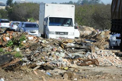  Obras na avenida Severo Dulius em Porto Alegre<!-- NICAID(14574928) -->