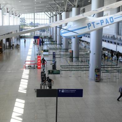  PORTO ALEGRE, RS, BRASIL, 24/08/2020- Movimentação no Aeroporto Salgado Filho. Foto: Ronaldo Bernardi / Agência RBS<!-- NICAID(14575021) -->