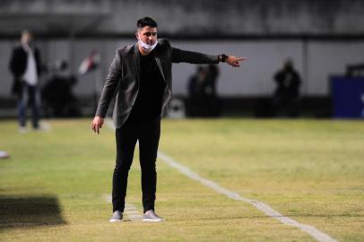  CAXIAS DO SUL, RS, BRASIL, 26/08/2020. SER Caxias x Grêmio, primeiro jogo da final do Campeonato Gaúcho 2020 (Gauchão 2020), realizado no estádio Francisco Stédile (Estádio Centenário). A partida reúne o ganhador da Taça Cel. Ewaldo Poeta (1º turno) e o vencedor da Taça Francisco Novelletto Neto (2º turno). (Porthus Junior/Agência RBS)<!-- NICAID(14577712) -->