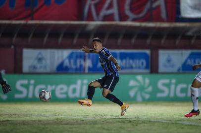 Gremio x CaxiasRS - FUTEBOL/GAUCHAo 2020 /GREMIO X CAXIAS - ESPORTES - Lance da partida entre Caxias  e Gremio disputada na noite desta quarta-feira, no estadio CentenÃ¡rio, em Caxias do Sul, valida pela primeira partida da grande final do Campeonato  Gaucho 2020. FOTO: LUCAS UEBEL/GREMIO FBPAEditoria: SPOIndexador: Lucas UebelSecao: futebolFonte: Gremio.netFotógrafo: Gremio x Caxias<!-- NICAID(14577733) -->