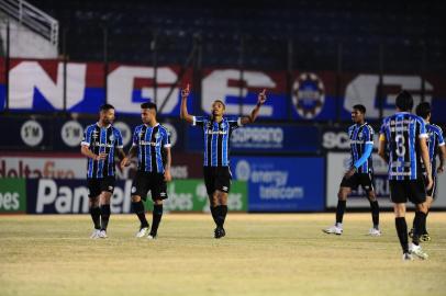  CAXIAS DO SUL, RS, BRASIL, 26/08/2020. SER Caxias x Grêmio, primeiro jogo da final do Campeonato Gaúcho 2020 (Gauchão 2020), realizado no estádio Francisco Stédile (Estádio Centenário). A partida reúne o ganhador da Taça Cel. Ewaldo Poeta (1º turno) e o vencedor da Taça Francisco Novelletto Neto (2º turno). (Porthus Junior/Agência RBS)<!-- NICAID(14577764) -->