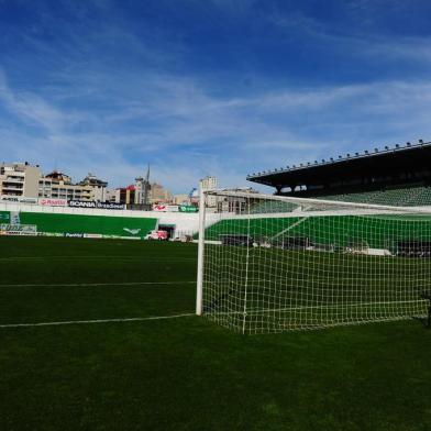 CAXIAS DO SUL, RS, BRASIL, 23/07/2020. Juventude x Caxias, clássico Ca-Ju 284, jogo válido pela quarta rodada da Taça Francisco Novelletto Neto, segundo turno do Campeonato Gaúcho (Gauchão 2020). Realizado no estádio Alfredo Jaconi. O campeonato retorna após quatro meses parado devido a pandemia do coronavírus. Vistas gerais do estádio Alfredo Jaconi.  (Porthus Junior/Agência RBS)<!-- NICAID(14551532) -->