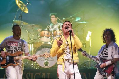 Classical Queen se apresenta em drive-in de Porto Alegre<!-- NICAID(14578844) -->