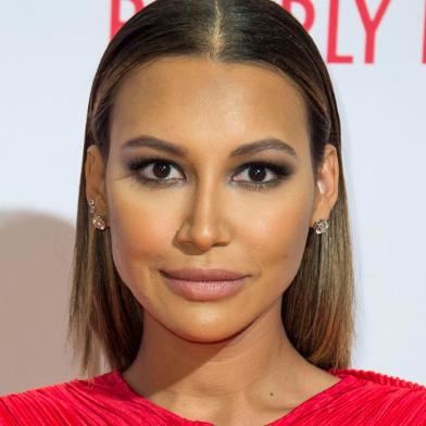  (FILES) In this file photo taken on April 16, 2016 Actress Naya Rivera  attends the 23rd Annual Race To Erase MS Gala in Beverly Hills California. - Glee star Naya Rivera is missing and feared drowned at a California lake, local officials said, with rescuers to continue a search for her on July 9, 2020.The Ventura County Sheriffs office earlier tweeted it was looking for a possible drowning victim at the lake, and said a dive team was being deployed to the area.Rivera, 33, is best known for her role as high school cheerleader Santana Lopez in Glee, the TV series she starred in for six seasons. (Photo by VALERIE MACON / AFP)Editoria: ACELocal: Beverly HillsIndexador: VALERIE MACONSecao: culture (general)Fonte: AFPFotógrafo: STF<!-- NICAID(14544222) -->