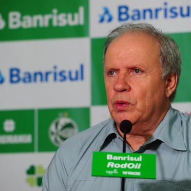  CAXIAS DO SUL, RS, BRASIL, 16/03/2020. Coletiva com Walter Dal Zotto Jr (D), presidente do Juventude e com Osvaldo Pioner (E), vice-presidente de futebol. Na coletiva, foi anunciada oficialmente a saída do técnico Marquinhos Santos do comando da equipe. (Porthus Junior/Agência RBS)<!-- NICAID(14453397) -->