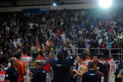  CAXIAS DO SUL, RS, BRASIL 03/04/2018Caxias Basquete x Botafogo, jogo válido pelo NBB 10 no ginásio do Vascão. (Felipe Nyland/Agência RBS)<!-- NICAID(13486896) -->