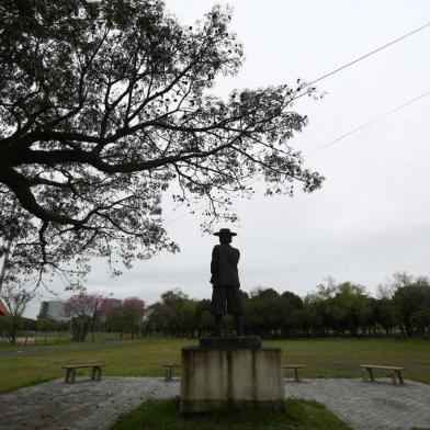  PORTO ALEGRE, RS, BRASIL - Concessão da Orla do Guaíba e Parque Harmonia. A entrega e abertura dos envelopes com propostas e habilitação técnica para o edital de concessão do Parque Harmonia e do trecho 1 da Orla do Guaíba estão marcadas para esta segunda-feira, 31. A concessão, por 35 anos, vai proporcionar a integração dos dois espaços. O critério de julgamento da licitação será o maior valor de outorga, com lance mínimo de R$ 200 mil. O investimento estimado do parceiro privado ao longo de todo o contrato é de R$ 325 milhões, que devem ser destinados tanto à operação quanto manutenção e construção de edificações. Na foto- Parque HarmoniaFoto:Jefferson Botega / Agencia RBSIndexador: Jefferson Botega<!-- NICAID(14580694) -->