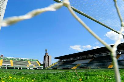  CHAPECÓ, SC, BRASIL, 28/10/2014. Dossiê Ca-Ju. Matéria com times catarinenses sobre bom exemplos do futebol de Santa Catarina. O estado vizinho possui atualmente três times na série A (Chapecoense, Figueirense e Criciúma) e dois na série C (Avaí e Joinville). Na foto, Arena Condá, casa do Chapecoense. (Porthus Junior/Pioneiro)<!-- NICAID(10941834) -->