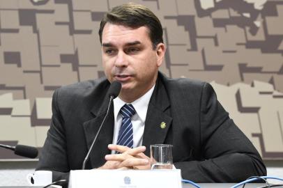 Data: 2 de maio de 2019CRE - Comissão de Relações Exteriores e Defesa Nacional Comissão de Relações Exteriores e Defesa Nacional (CRE) realiza reunião com 7 itens. Entre eles, o PDL 57/2019, que aprova o texto do Acordo de Previdência Social entre a República Federativa do Brasil e a Confederação Suíça, assinado em Brasília, em 3 de abril de 2014.À mesa, em pronunciamento, senador Flávio Bolsonaro (PSL-RJ).