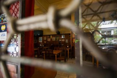  PORTO ALEGRE, RS, BRASIL - 01.09.2020 - O proprietário Cláudio Piovesaniquer vender o restaurante Van Gogh, na esquina da República com a João Pessoa. (Foto: Isadora Neumann/Agencia RBS)Indexador: ISADORA NEUMANN<!-- NICAID(14581839) -->