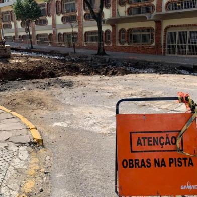 Trânsito na Rua Marechal Floriano, em Caxias, ficará totalmente bloqueado a partir desta quarta-feira<!-- NICAID(14582442) -->