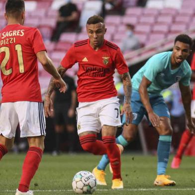 Everton Cebolinha em jogo do Benfica contra o Bournemouth, no Estádio da Luz