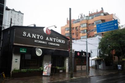  PORTO ALEGRE, RS, BRASIL,04/09/2020 - Churrascaria Santo Antônio (Rua Dr. Timóteo, 465).Matéria sobre a história da churrascaria Santo Antônio, considerada a primeira churrascaria do Brasil. Nas imagens Jorge Aita, o proprietário.Foto: Jefferson Botega / Agencia RBSIndexador: Jefferson Botega<!-- NICAID(14584717) -->