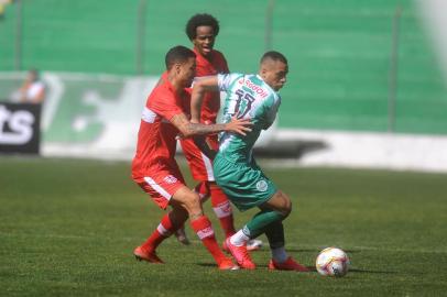  CAXIAS DO SUL, RS, BRASIL, 08/08/2020 - Juventude e CRB se enfrentam as 11 horas no estádio Alfredo Jaconi. Jogo válido pela primeira rodada da Série B do Campeonato Brasileiro. Os portões estarão fechados para torcedores devido a pandemia de coronavírus. (Marcelo Casagrande/Agência RBS)<!-- NICAID(14563770) -->