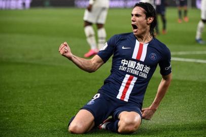  Paris Saint-Germains Uruguayan forward Edinson Cavani celebrates after scoring a goal  during the French L1 football match between Paris Saint-Germain (PSG) and Girondins de Bordeaux at the Parc des Princes stadium in Paris, on February 23, 2020. (Photo by FRANCK FIFE / AFP)Editoria: SPOLocal: ParisIndexador: FRANCK FIFESecao: soccerFonte: AFPFotógrafo: STF<!-- NICAID(14585107) -->