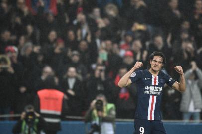  Paris Saint-Germains Uruguayan forward Edinson Cavani reacts after scoring a goal during the French L1 football match between Paris Saint-Germain (PSG) and Girondins de Bordeaux at the Parc des Princes stadium in Paris, on February 23, 2020. (Photo by Martin BUREAU / AFP)Editoria: SPOLocal: ParisIndexador: MARTIN BUREAUSecao: soccerFonte: AFPFotógrafo: STF<!-- NICAID(14585104) -->