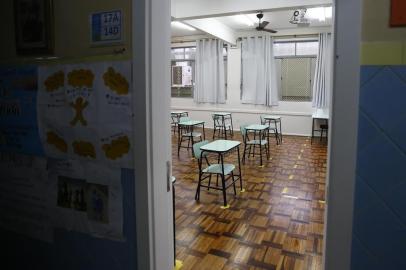  PORTO ALEGRE, RS, BRASIL, 07-07-2020: Como  as escolas particulares estão se preparando para o segundo semestre. Na foto, sala de aula no Colégio Santa Dorotéia (FOTO FÉLIX ZUCCO/AGÊNCIA RBS, Editoria de Notícias).<!-- NICAID(14539765) -->