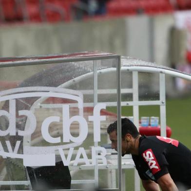  PORTO ALEGRE, RS, BRASIL - 06.09.2020 - Em jogo válido pela 8ª rodada do Campeonato Brasileiro, o Inter recebe o Bahia no Estádio Beira-Rio. (Foto: Jefferson Botega/Agencia RBS)Indexador: Jeff Botega<!-- NICAID(14585798) -->