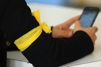  CAPÃO DA CANOA, RS, BRASIL, 05-09-2018: Estudantes da escola estadual Luiz Moschetti participam de atividades durante campanha de valorização à vida lançada na instituição, no litoral norte. A inciativa faz parte do Setembro Amarelo. (Foto: Mateus Bruxel / Agência RBS)<!-- NICAID(13726058) -->