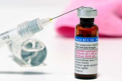  vaccin,bcg,aiguille,needle,piqure,seringueFonte: 36114283<!-- NICAID(14473388) -->