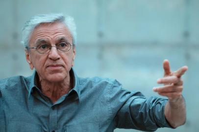 Caetano Veloso no docuentário Narciso em Férias<!-- NICAID(14585786) -->