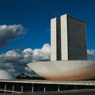 A cÃºpula  maior, voltada para cima, abriga o PlenÃ¡rio da CÃ¢mara dos Deputados.Esplanada dos Ministérios em Brasília, imagem do Congresso Nacional, plenárioLocal: BrasÃ­liaIndexador: Marcello Casal JrAgÃªncia BrasilFotógrafo: Reporter Fotografico<!-- NICAID(14589758) -->