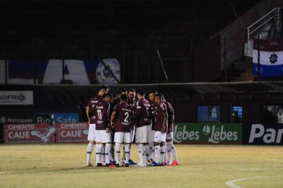  CAXIAS DO SUL, RS, BRASIL, 26/08/2020. SER Caxias x Grêmio, primeiro jogo da final do Campeonato Gaúcho 2020 (Gauchão 2020), realizado no estádio Francisco Stédile (Estádio Centenário). A partida reúne o ganhador da Taça Cel. Ewaldo Poeta (1º turno) e o vencedor da Taça Francisco Novelletto Neto (2º turno). (Porthus Junior/Agência RBS)<!-- NICAID(14577607) -->