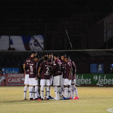  CAXIAS DO SUL, RS, BRASIL, 26/08/2020. SER Caxias x Grêmio, primeiro jogo da final do Campeonato Gaúcho 2020 (Gauchão 2020), realizado no estádio Francisco Stédile (Estádio Centenário). A partida reúne o ganhador da Taça Cel. Ewaldo Poeta (1º turno) e o vencedor da Taça Francisco Novelletto Neto (2º turno). (Porthus Junior/Agência RBS)<!-- NICAID(14577607) -->