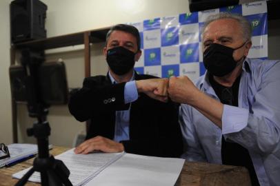  CAXIAS DO SUL, RS, BRASIL, 12/09/2020 - Diversos partidos realizam convenções nesse sábado para apresentar seus candidatos a prefeito, vice, e vereadores. NA FOTO: reunião do Podemos com antonio (Toninho) Feldman, e Odir Ferronato.(Marcelo Casagrande/Agência RBS)<!-- NICAID(14590684) -->