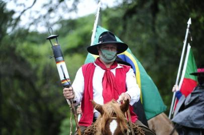  GUAIBA,RS,BRASIL.2020,09,14.Ecenação do acendimento da Chama Crioula,que precedeu a invasão de Porto Alegre.(RONALDO BERNARDI/AGENCIA RBS).<!-- NICAID(14591405) -->