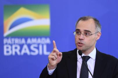 Brazilian new Justice Minister Andre Mendonca delivers a speech during his inauguration ceremony at Planalto Palace in Brasilia, on April 29, 2020. - Mendonca replaces Sergio Moro, who resigned after disagreements with President Bolsonaro. (Photo by EVARISTO SA / AFP)<!-- NICAID(14488801) -->