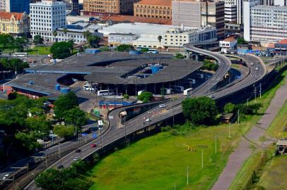  Imagens da estação rodoviária de porto alegre e trânsito no entorno<!-- NICAID(14592288) -->