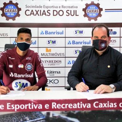 Caxias anunciou mais uma contratação para a disputa da Série D. Trata-se do centroavante Giovane Gomez, de 25 anos. <!-- NICAID(14593301) -->