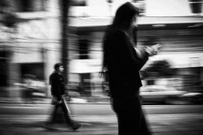  CAXIAS DO SUL, RS, BRASIL, 05/09/2016. Contracapa fotográfica do Pioneiro, com a temática Caxias com pressa, fotografada com baixa velocidade de obturador. (Diogo Sallaberry/Agência RBS)Indexador: DIOGO SALLABERRY / AGENCIA RBS  <!-- NICAID(12422523) -->