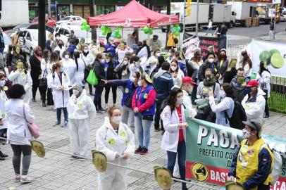  PORTO ALEGRE, RS, BRASIL, 05/08/2020- Protesto de servidores do Imesf - um ano após o anúncio de extinção  Foto: Ronaldo Bernardi / Agencia RBS<!-- NICAID(14594415) -->