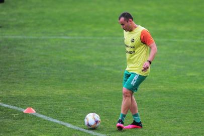 CAXIAS DO SUL, RS, BRASIL, 28/08/2020. Treino do Juventude no estádio Alfredo Jaconi. O Ju está disputando a série B do Campeonato Brasileiro 2020. Na foto, meia Renato Cajá. (Porthus Junior/Agência RBS)Indexador:<!-- NICAID(14579509) -->